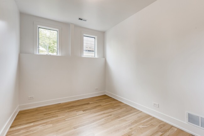 Building Photo - 1616 N Cleveland Ave