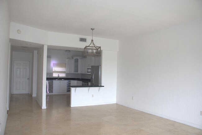 Building Photo - 1610 Presidential Way