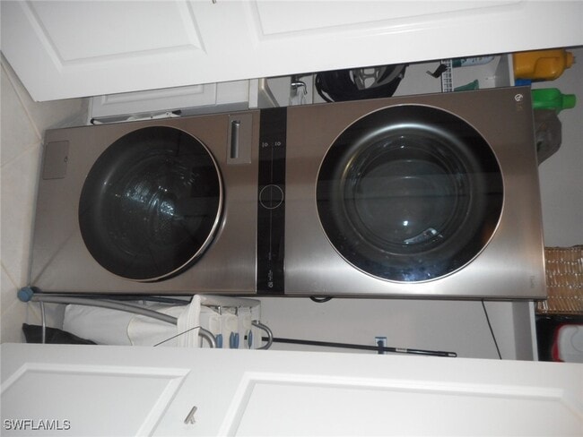 Building Photo - 2080 W First St