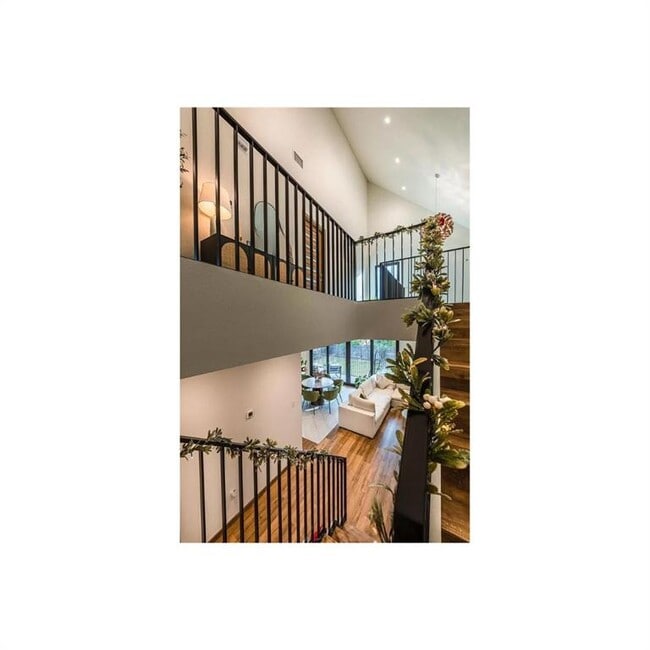 Building Photo - 2103 Crazyhorse Pass