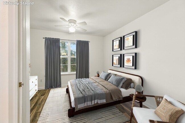 Building Photo - 1905 Honeysuckle Dr