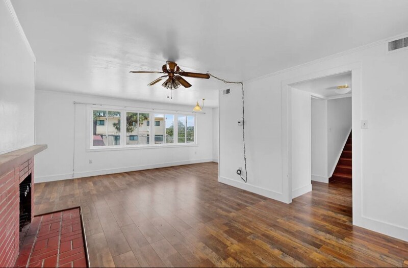 Building Photo - 3216 Villa St