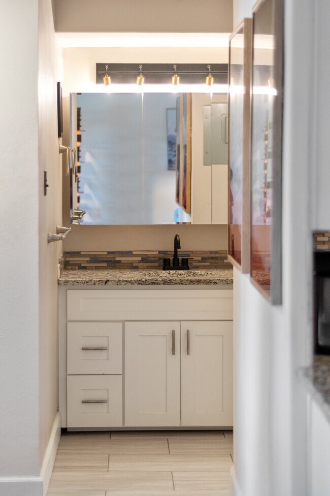 Building Photo - 4800 Hale Pky