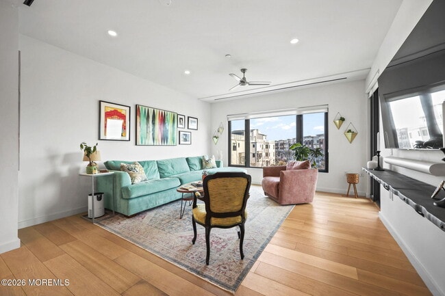 Building Photo - 601 Heck St