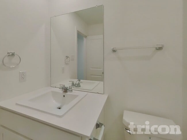 Building Photo - 13035 Shells Ln