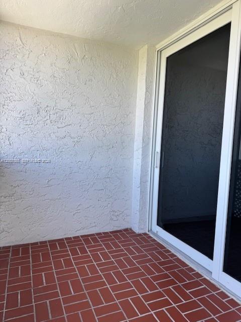 Building Photo - 2425 NE 135th St