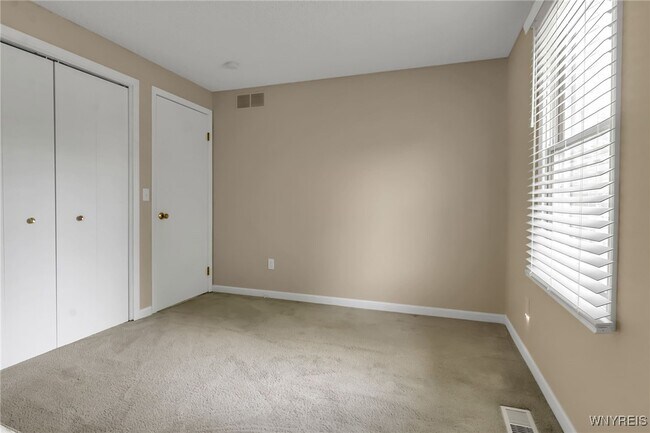 Building Photo - 16 Hubbardston Pl