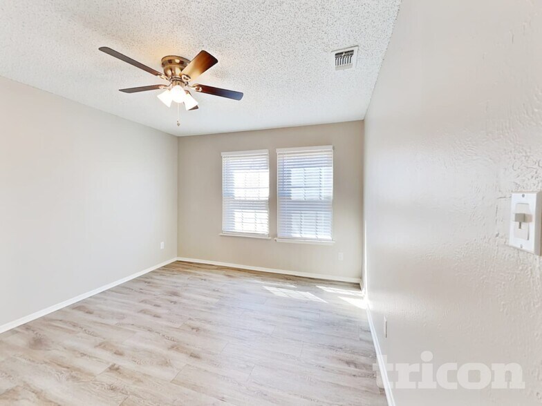 Building Photo - 4103 Orchard Hill Dr