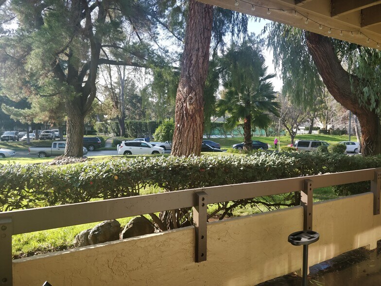 Building Photo - 275 Tradewinds Dr