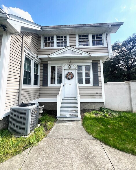 Apartment B - 605 Piermont Ave