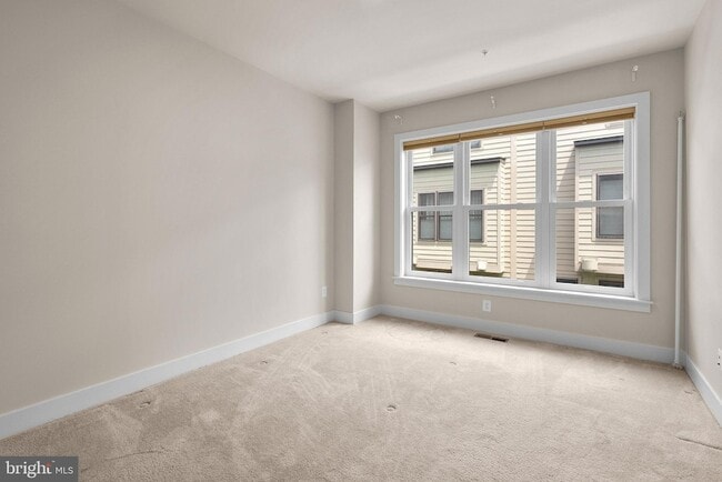 Building Photo - 10413 Fernwood Rd