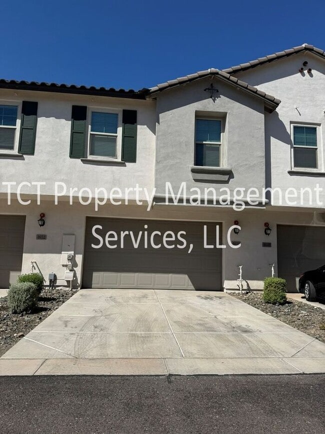 Building Photo - Beautiful 3 Bedroom Townhome in Eastmark Community!