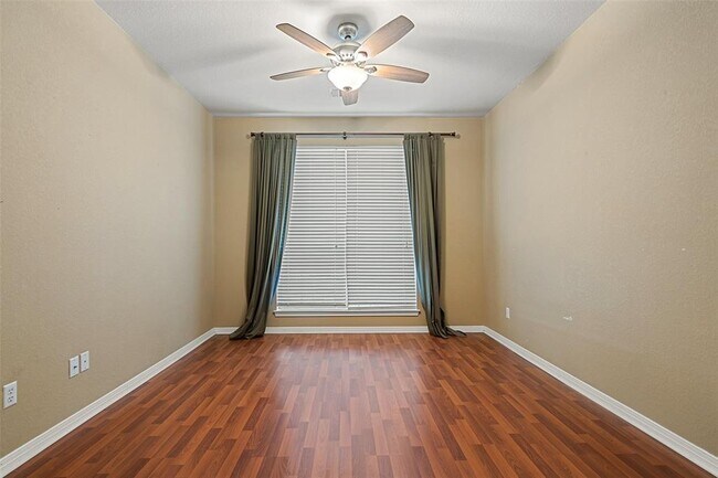 Building Photo - 1502 Azalea Dr