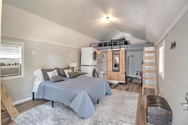 Building Photo - 179 Oak St