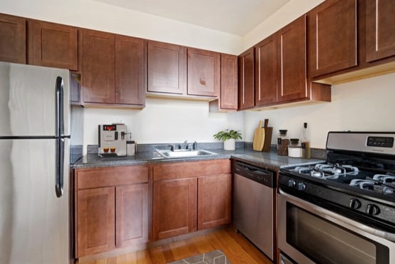 Building Photo - 3726 N Pine Grove Ave