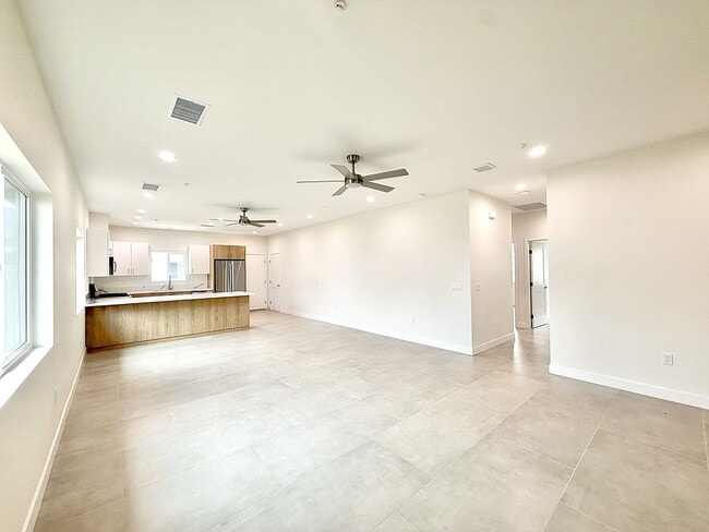 Building Photo - AVAILABLE NOW!! Beautiful 4 Bedroom 3 Bathroom Home in Cathedral City
