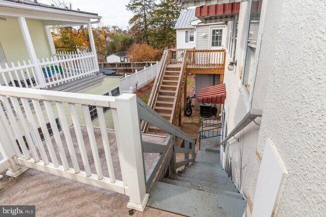 Building Photo - 326 E Liberty St