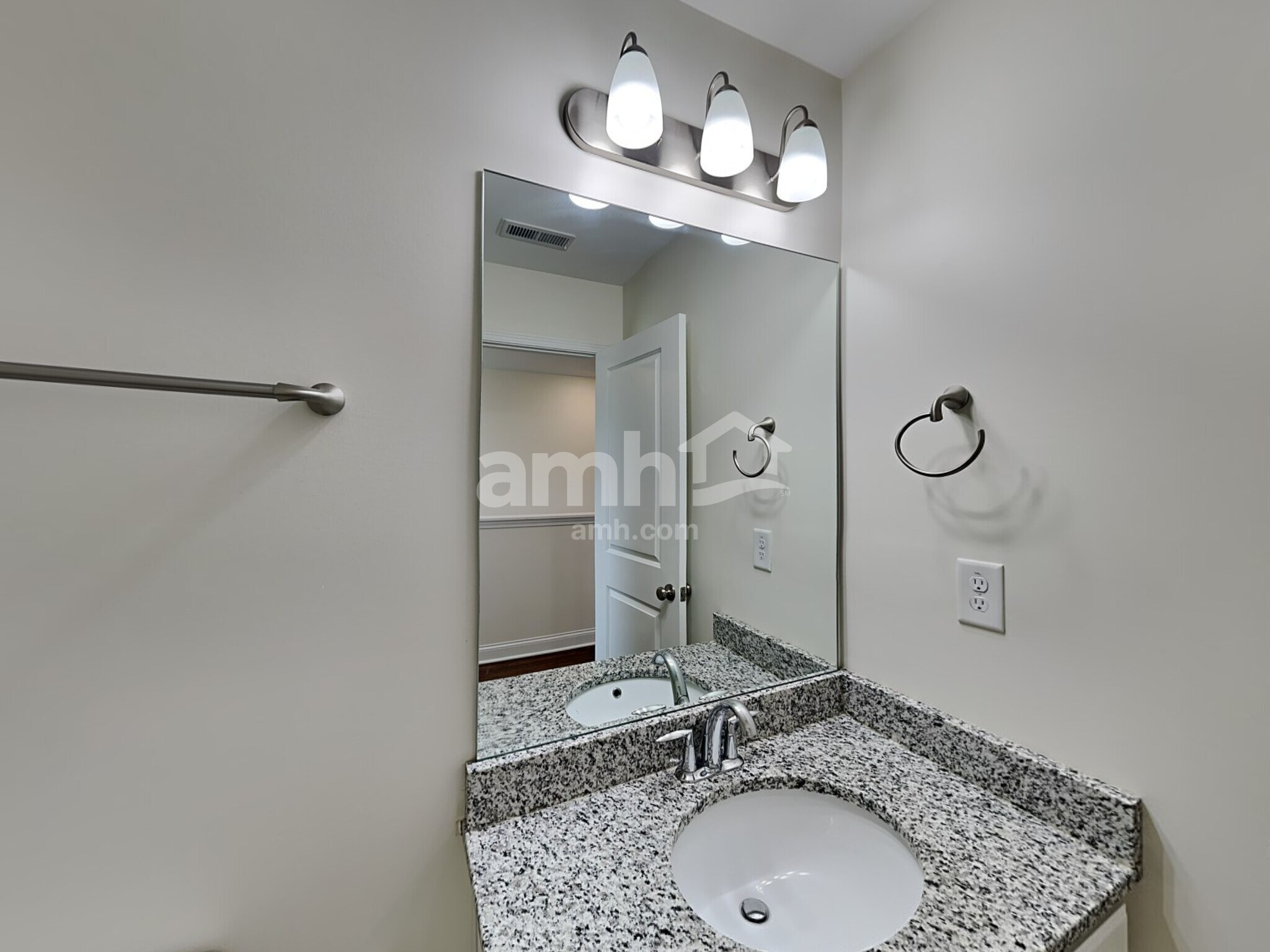 Building Photo - 8138 Willowbank Way