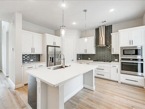 Building Photo - 4859 Shore Crest Dr