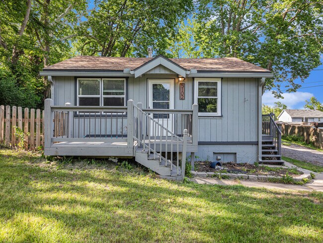 Primary Photo - 5102 NE 47th Terrace