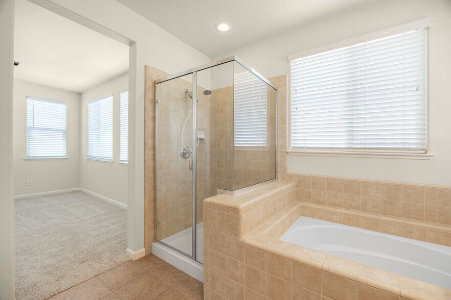 Building Photo - 501 Dolcetto Ct