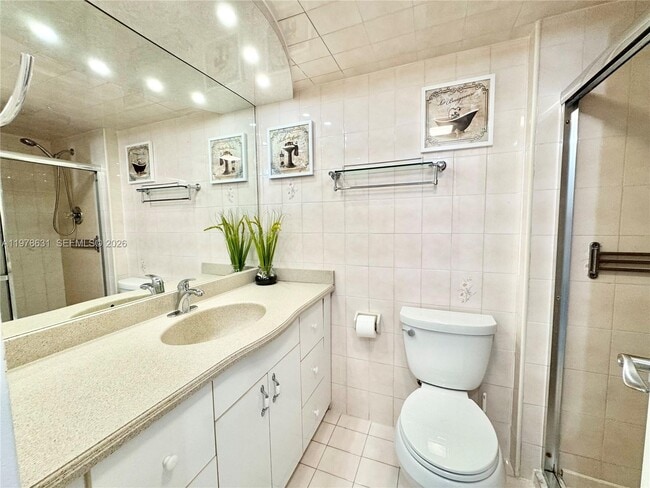 Building Photo - 250 174th St