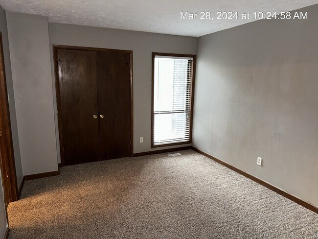 Building Photo - 6468 Kelmscot Ct