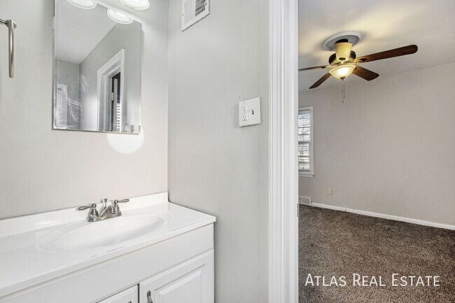 Building Photo - 8036 Reinhardt Ln