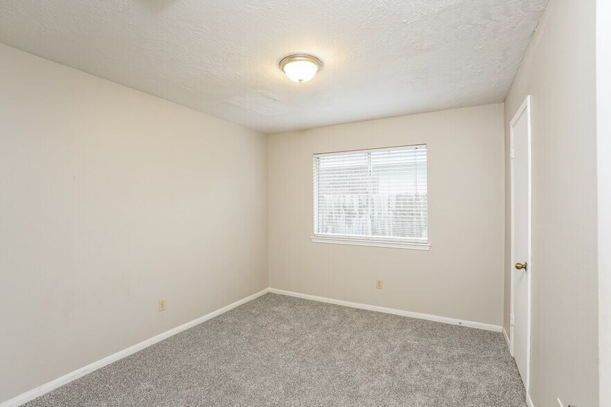 Building Photo - 29127 Waltham St