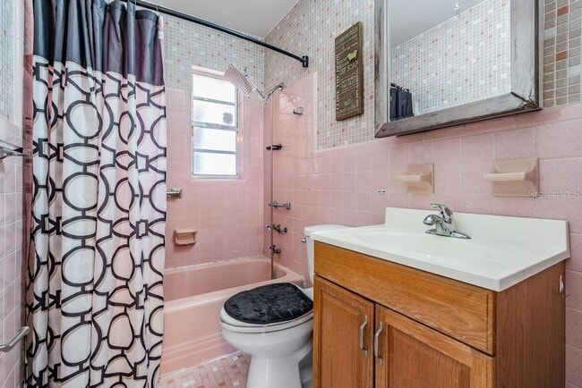 Building Photo - 2709 W Abdella St