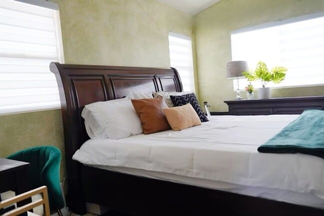 Building Photo - 4 Bedroom, 3 bath house in Ewa Beach
