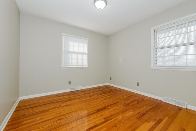 Building Photo - 420 NE 87th St