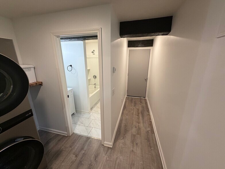 Building Photo - 2287 Segwun Ave SE