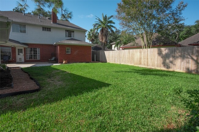 Building Photo - 4700 Broadmoor Dr