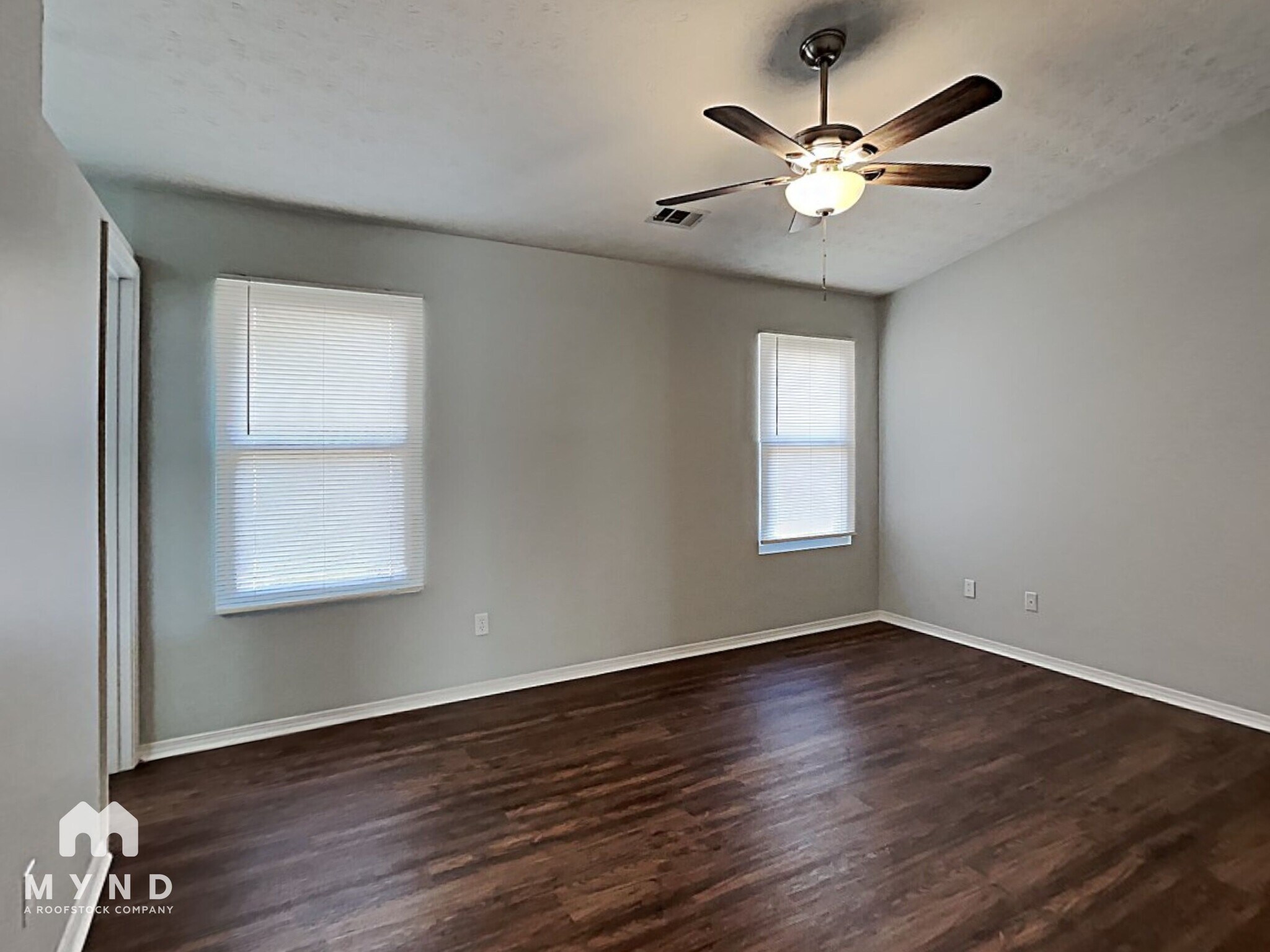 Building Photo - 6454 Eastbriar Dr