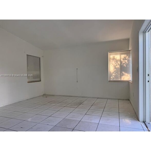 Building Photo - 550 NW 118th St