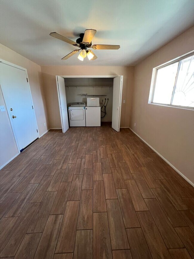 Building Photo - HOUSE FORE RENT