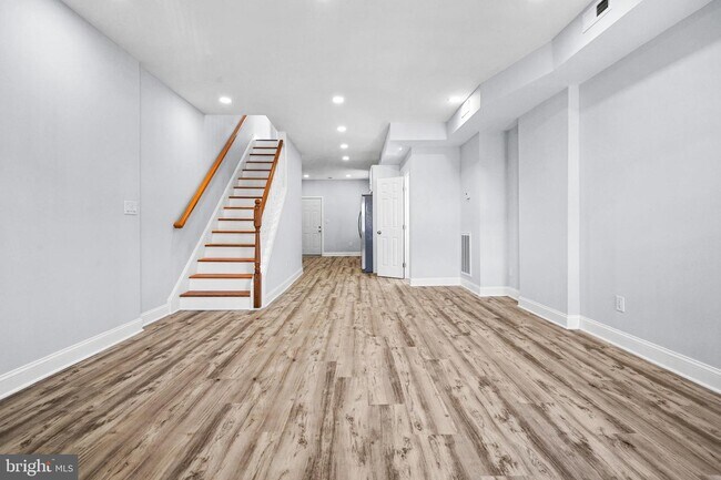 Building Photo - 2615 Lauretta Ave