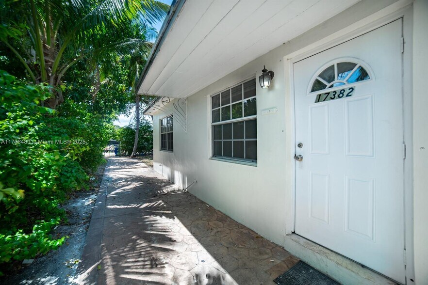 Primary Photo - 17380 NE 4th Pl