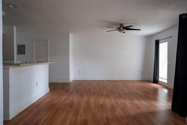 Building Photo - 4847 Via Palm Lakes