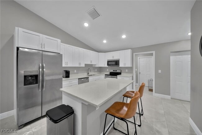 Building Photo - 1006 Albert Ave