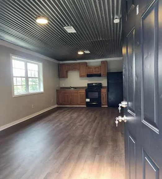 Building Photo - 111 Hill St