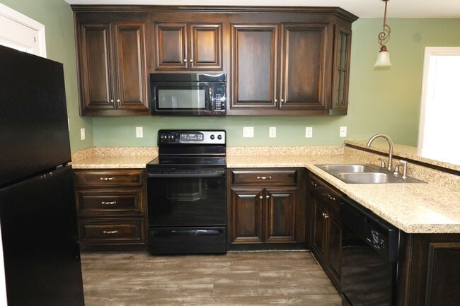 Building Photo - 1499 San Bernardino Way
