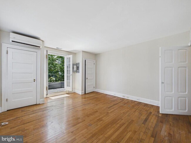 Building Photo - 2220 Delancey St