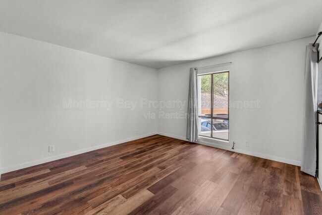 Building Photo - 500 Glenwood Cir