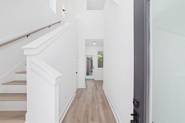 Building Photo - 810 Elkhart St