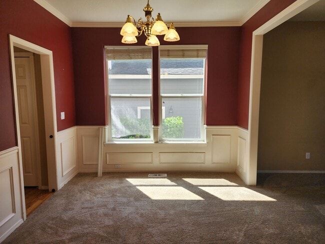 Building Photo - Bethany Home Available