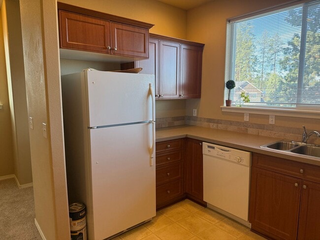 Building Photo - g434