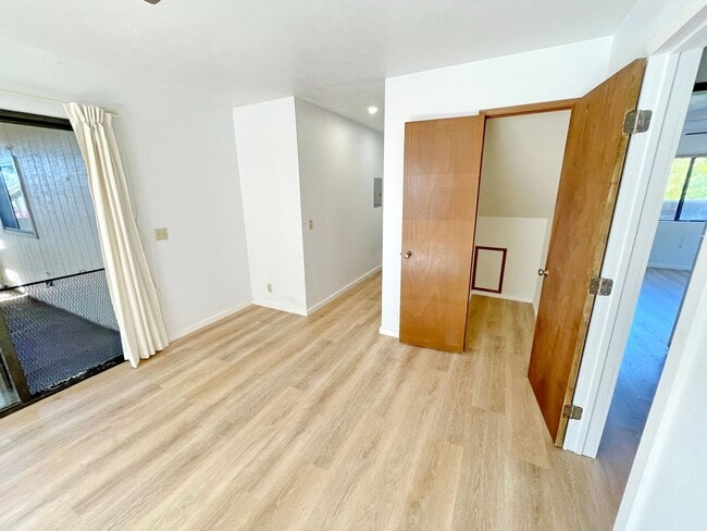 Building Photo - South Kihei 2 Bedroom / 1 Bathroom Unfurnished downstairs unit  - Peekaboo Ocean View