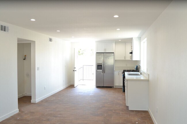 Building Photo - ??Newly Built 3 Bed / 3 Bath ADU – Great L...